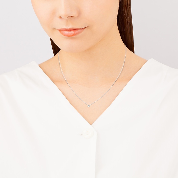 一粒ダイヤモンドの4℃ネックレス