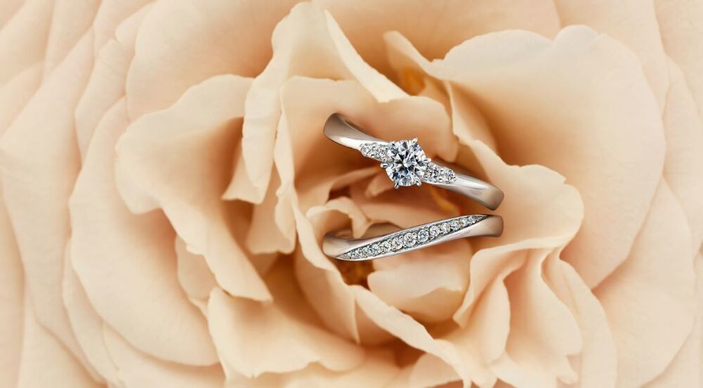 4℃のダイヤモンドの婚約指輪と結婚指輪