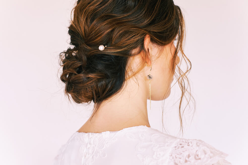 結婚式にふさわしい上品なヘアスタイル