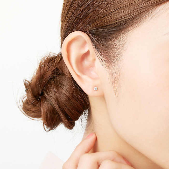 プラチナ ピアス