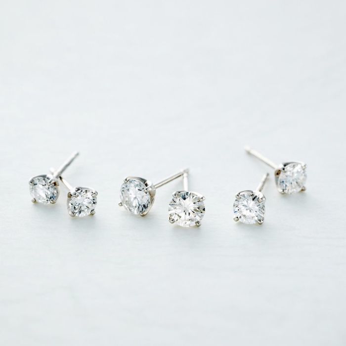 4℃の一粒ダイヤピアス