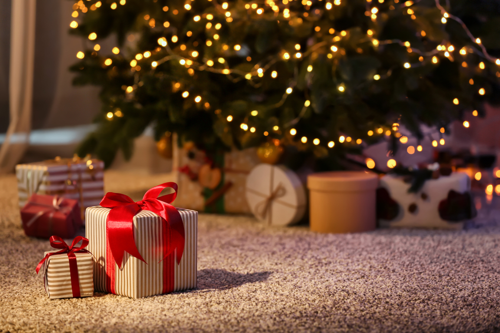 クリスマスツリーとプレゼント